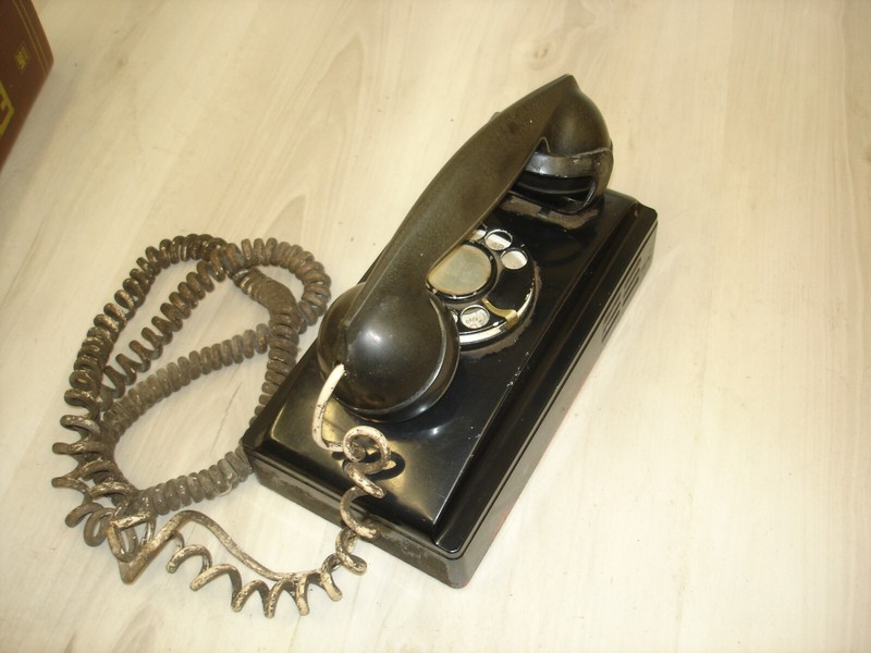 Antique Black Rotary wall phone Northern electric Telephone F1 handset UNTESTED