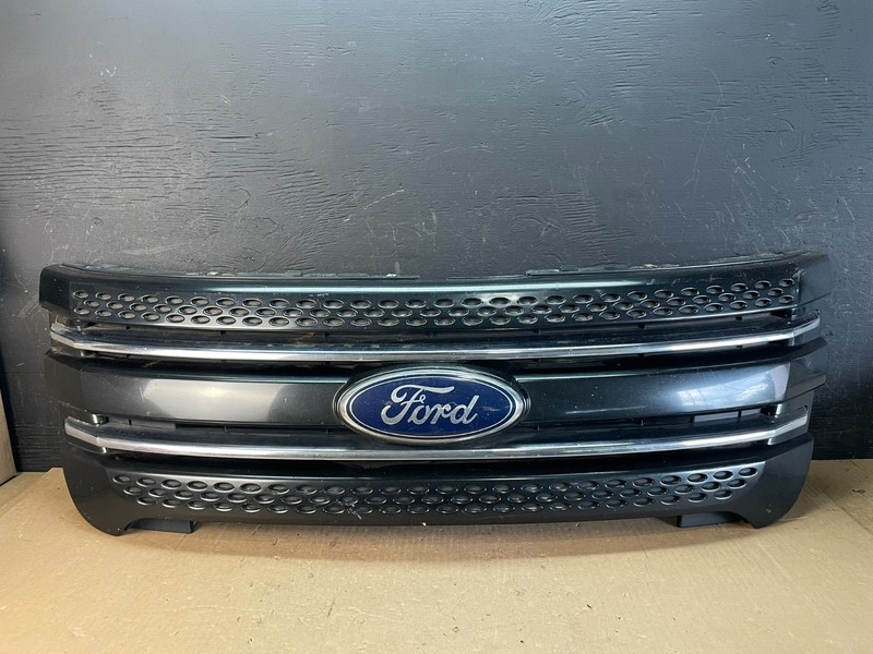 2011 to 2015 Ford Explorer Upper Front Grill Grille Oem AD5795 DG