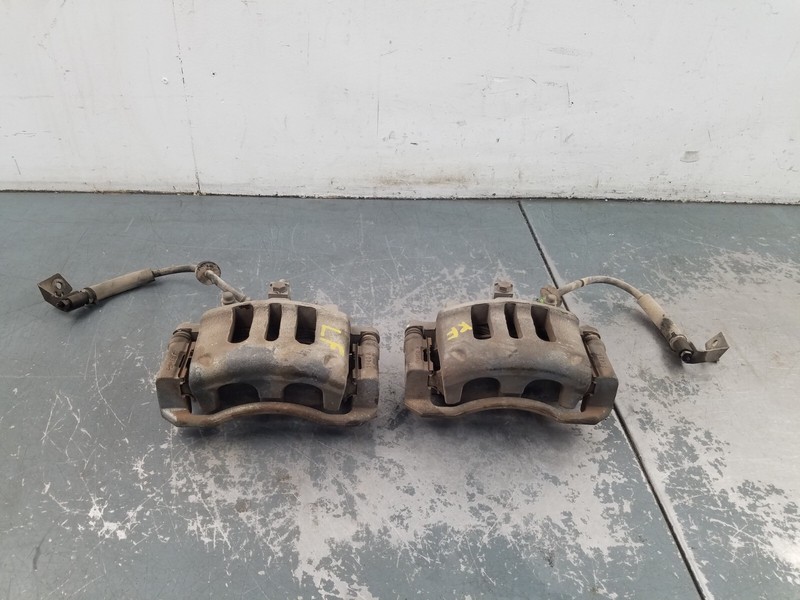 2008 Grand Marquis / Crown Vic Victoria Front Brake Calipers #1188 P3