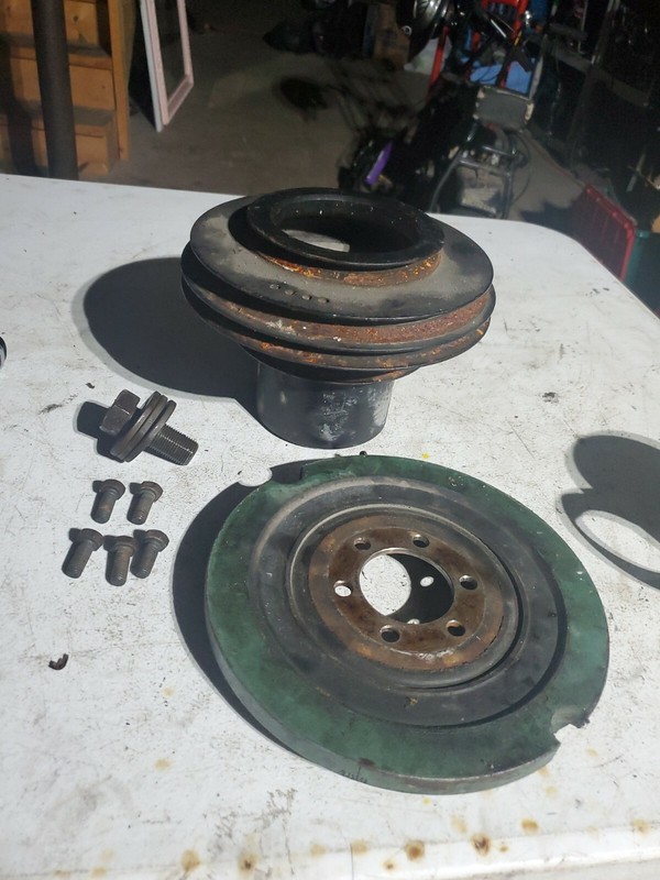 85 Mercedes-benz 380sl harmonic balancer pulley 1160321704missing 1 bolt