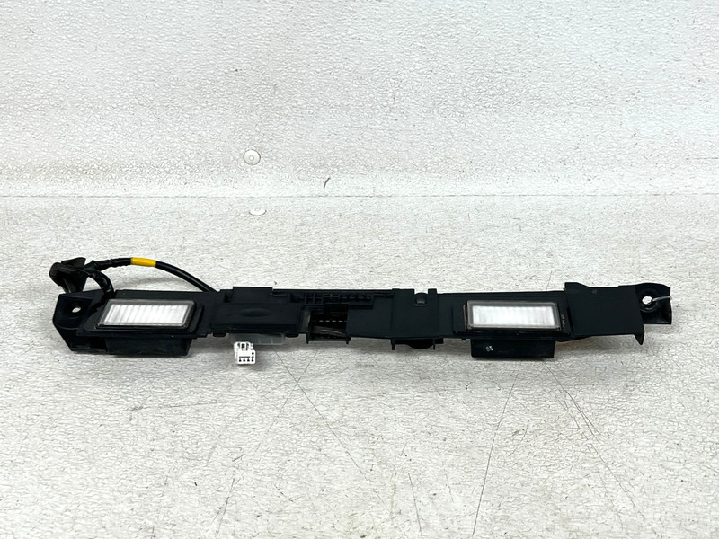 ⭐2015-2017 KIA K900 REAR TRUNK LUGGAGE INTERIOR COURTSEY LIGHT LAMP OEM LOT2727