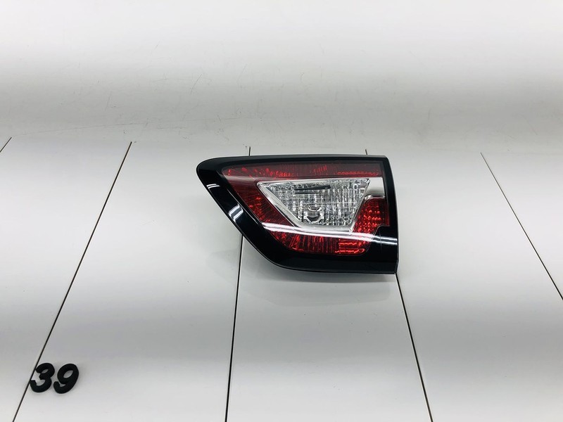 13-17 CHEVROLET TRAVERSE REAR RIGHT PASSENGER SIDE INNER TAIL BRAKE LIGHT OEM