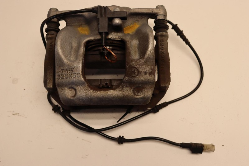 2015-2020 MERCEDES GLA CLASS GLA250 X156 FRONT RIGHT PASSENGER BRAKE CALIPER OEM