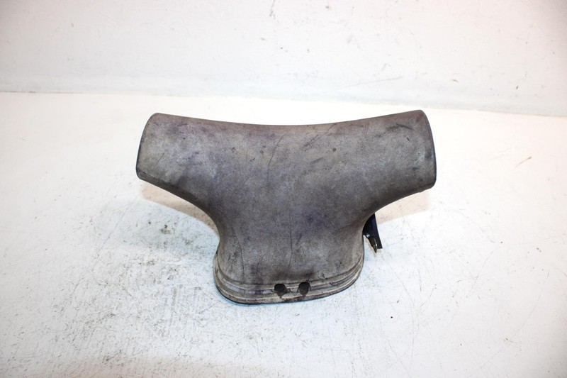 1997 Yamaha 1100 Triple Waveventure Oem Handlebar Cover GJ3-U142A-00-00 JY24