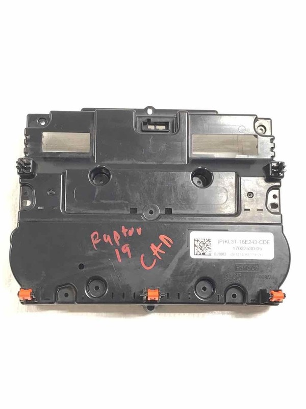 2019 F150 4dr XLT Rear Radio Control Rear Cover Only Lite Scratches No Controls