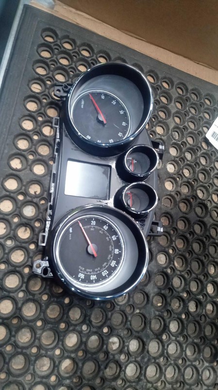 2016 Buick Encore Speedometer Gauge Red OEM 42347914 18K Miles