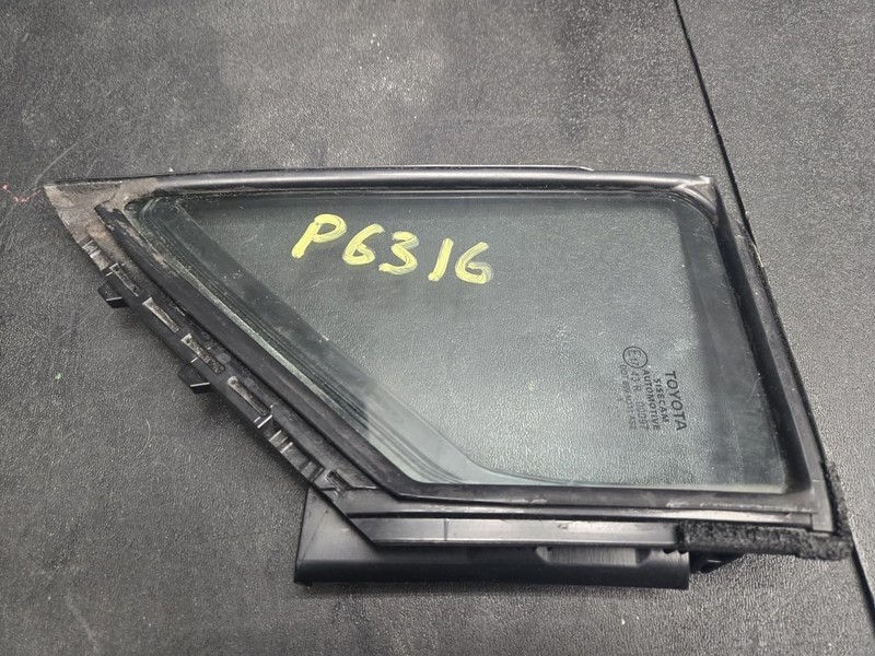 Rear Left Door Vent Window Glass 2021 Toyota C-HR 68124-F4010 2018 2019 - 2022