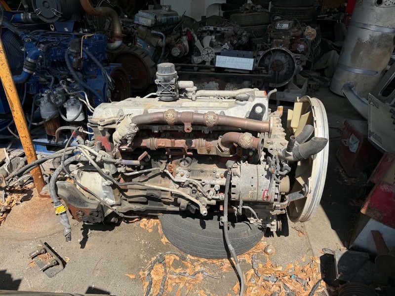 2010 Hino J08E-VB Running engine
