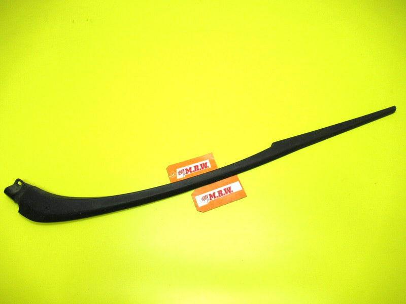 MOLDING TRIM QUARTER PANEL CAR PASSENGER SIDE R for 94-99 CELICA CONVERTIBLE TOP