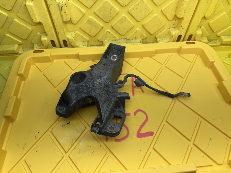 2008 BMW X5 Left Driver Side Engine Motor Mount Bracket OEM