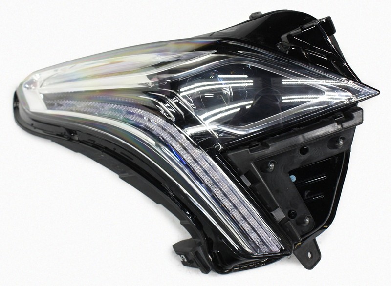 OEM Right Passenger Side LED Headlamp For Cadillac XT5 84826666