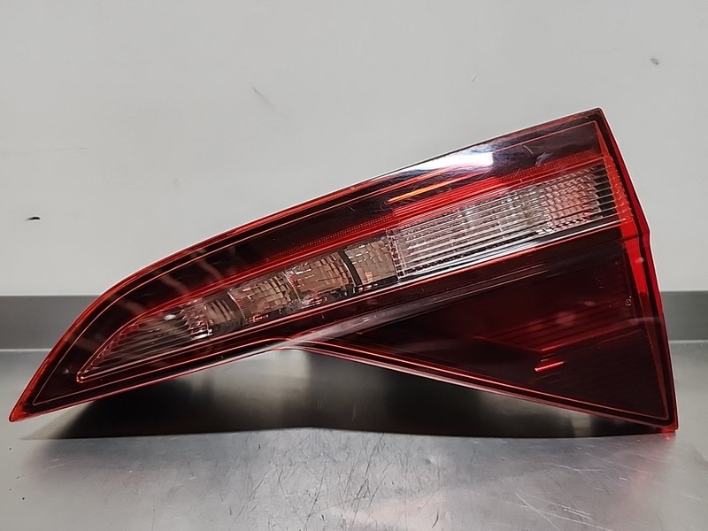 2019 Thru 2022 VOLKSWAGEN JETTA RH PASSENGER RIGHT INNER LID TAIL LIGHT OEM LED