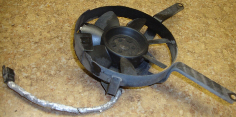 1995 Yamaha FZR600 FZR 600 R FZR600R Engine Radiator Cooling Coolant Fan Motor