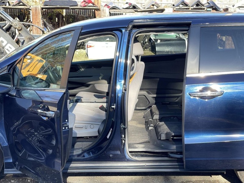 2018-2024 HONDA ODYSSEY LEFT ROCKER W/POST BLUE PC:B588P 3.5L FWD 44K -EX- 59786