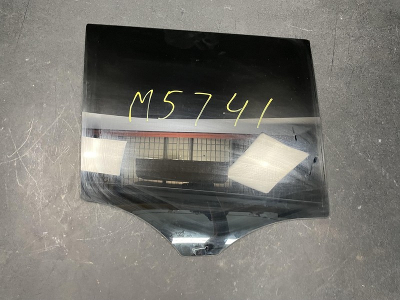 Rear Right Door Window Glass 2018 Mercedes GLS 550 1667352510 2017 2019