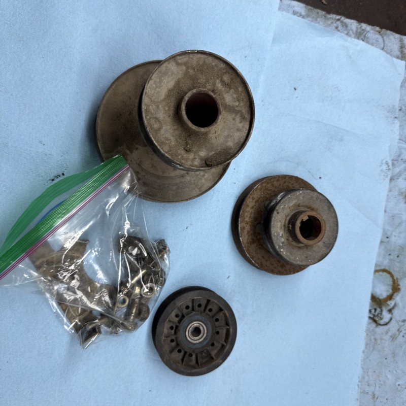 John Deere Lawn Mower GX75 Drivepulleys