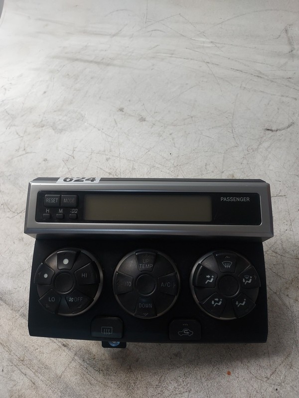 2003-2005 Toyota 4RunnerAC Heater Temp Climate Blower Fan Clock ControlOEM