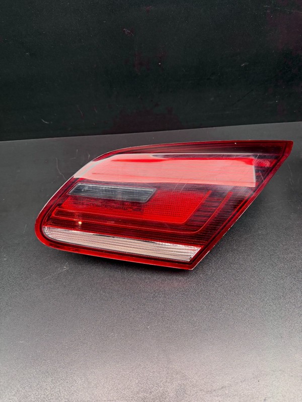 13-17 Volkswagen CC Right Passenger Side Inner Tail Light Lamp 3C8945308AA OEM