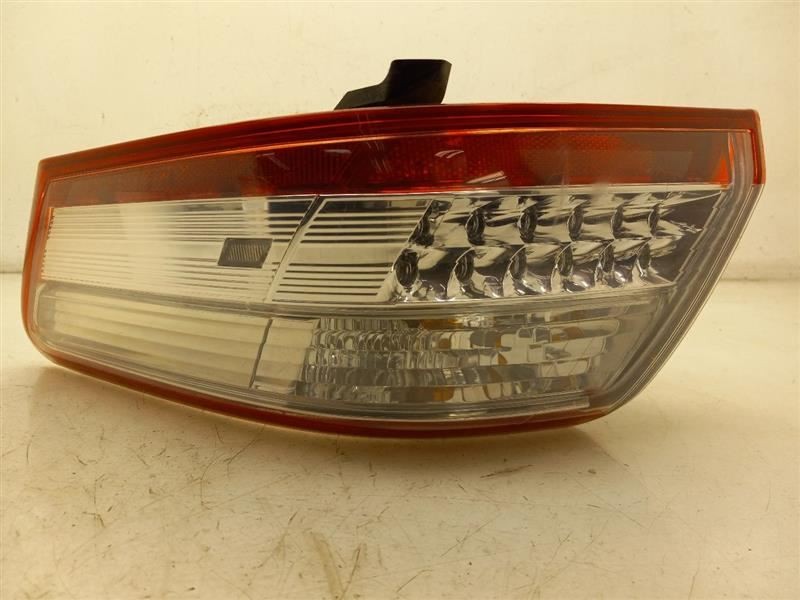 10-11 TOYOTA CAMRY HYB PASSENGER SIDE REAR QUARTER MOUNTED TAIL LIGHT