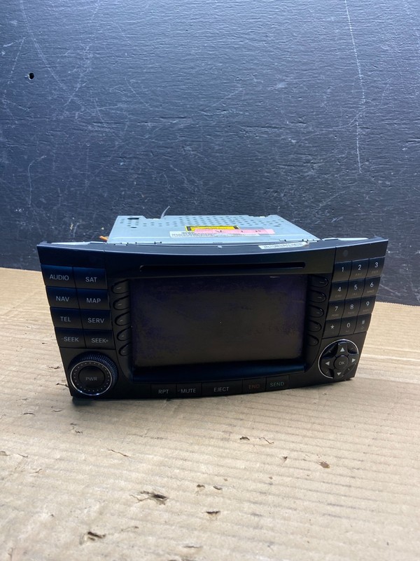 2005-2007 Mercedes-Benz S550 CLS550 Command Head Navigation Radio CD AE2583 DG