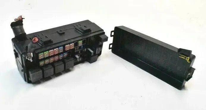 14-17 Maserati Ghibli S Fuse Relay Box Control Module Unit 670036299 OEM