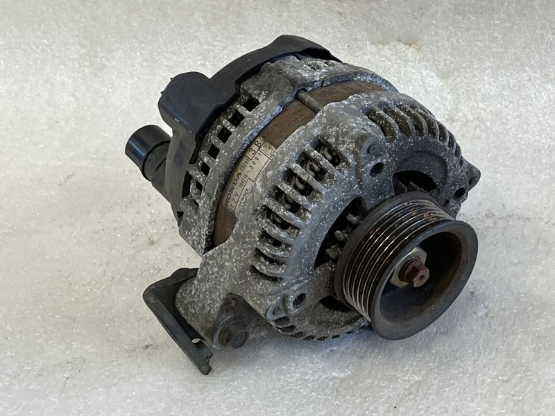 2003 2004 HONDA PILOT ALTERNATOR 3.5L OEM DENSO 31100PGKA02