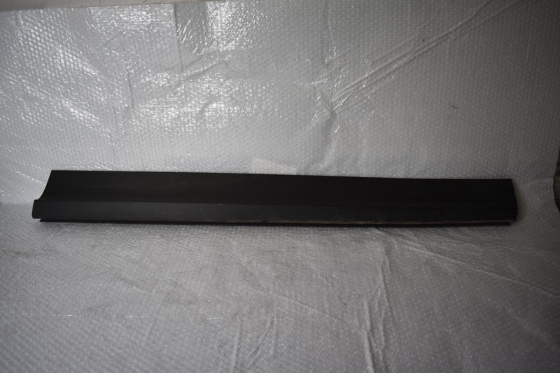 PORSCHE CAYENNE S 2019-2024 LOWER RIGHT DOOR MOLDING OEM 9Y0 837 096 D