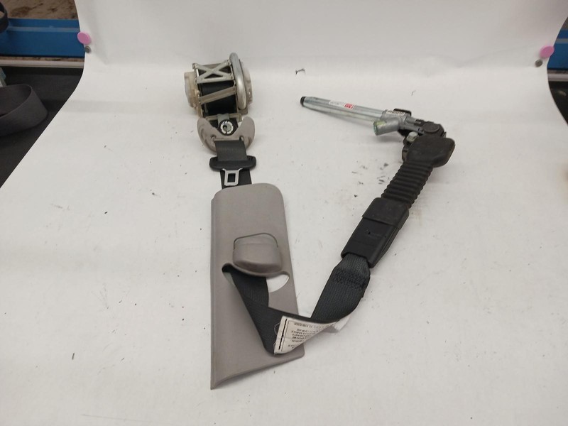 11-'16 HYUNDAI ELANTRA Front Seat Belt Sedan passenger retractor OEM