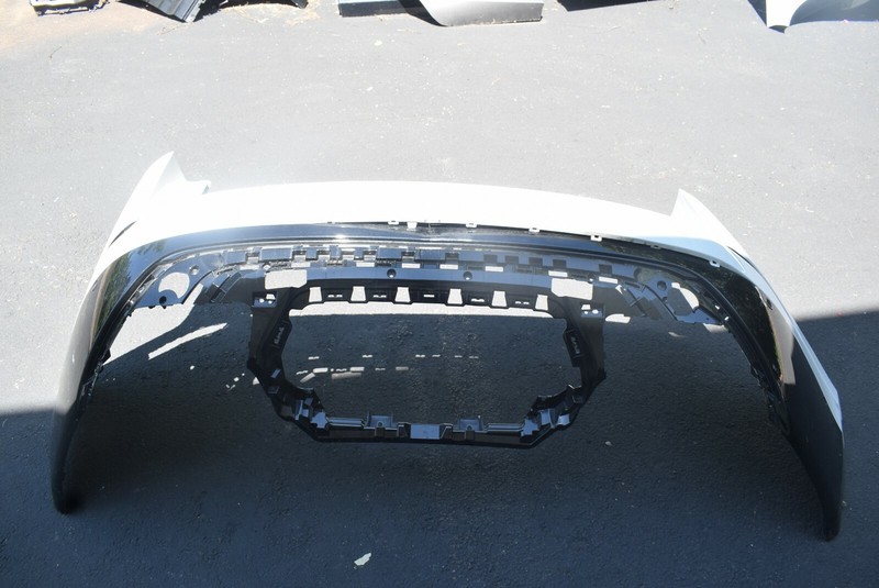 2018 LAND ROVER VELAR REAR BUMPER FACTORY OEM