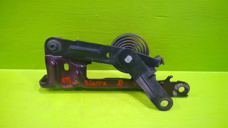 07 08 09 10 11 12 13 SIERRA 1500 RWD RIGHT HOOD HINGE SUPPORT BRACKET 2448-68