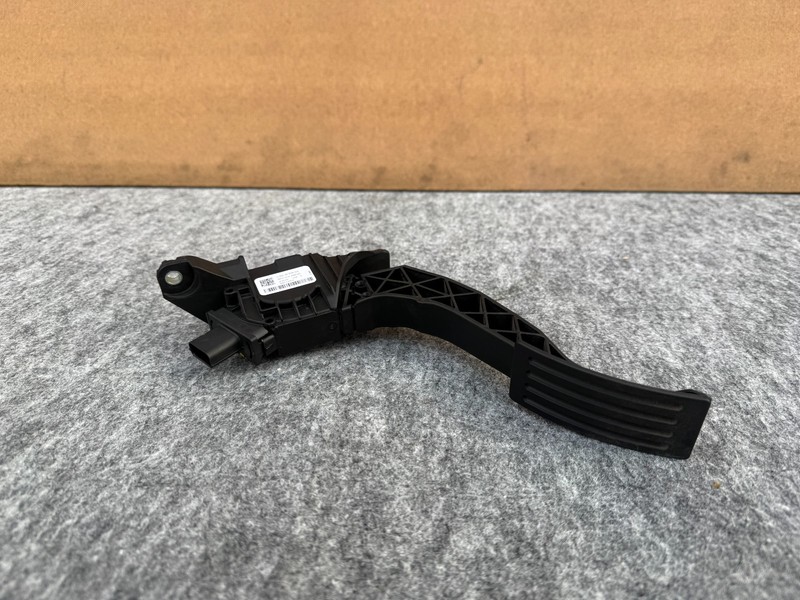 FORD MUSTANG MACH-E 2021-2025 OEM GAS ACCELERATOR THROTTLE PEDAL SENSOR BLACK