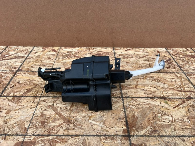 INFINITI QX60 2022-2026 OEM WINDSHIELD WIPER WASHER RESERVOIR TANK W/ NECK