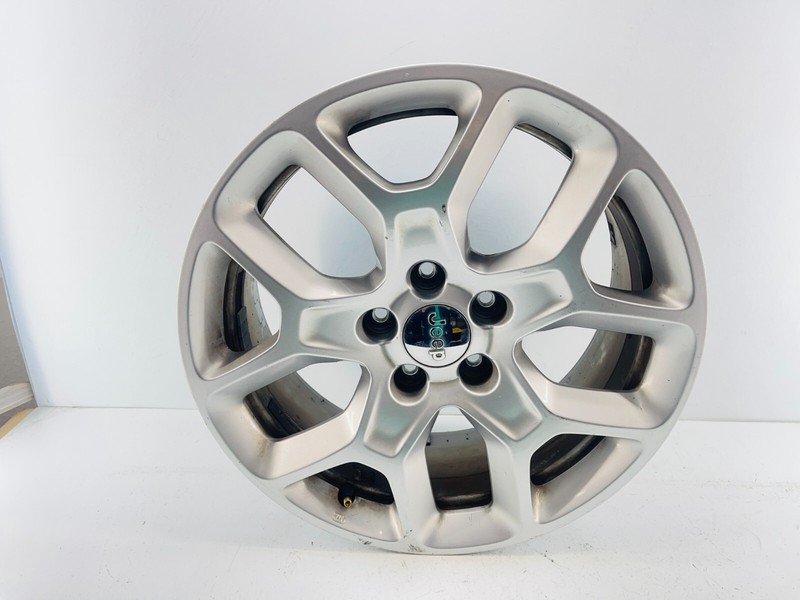 2015-2018 JEEP RENEGADE 17" ALLOY WHEEL RIM 7JX17H2 W/ TMPS SENSOR & HUB CAP OEM