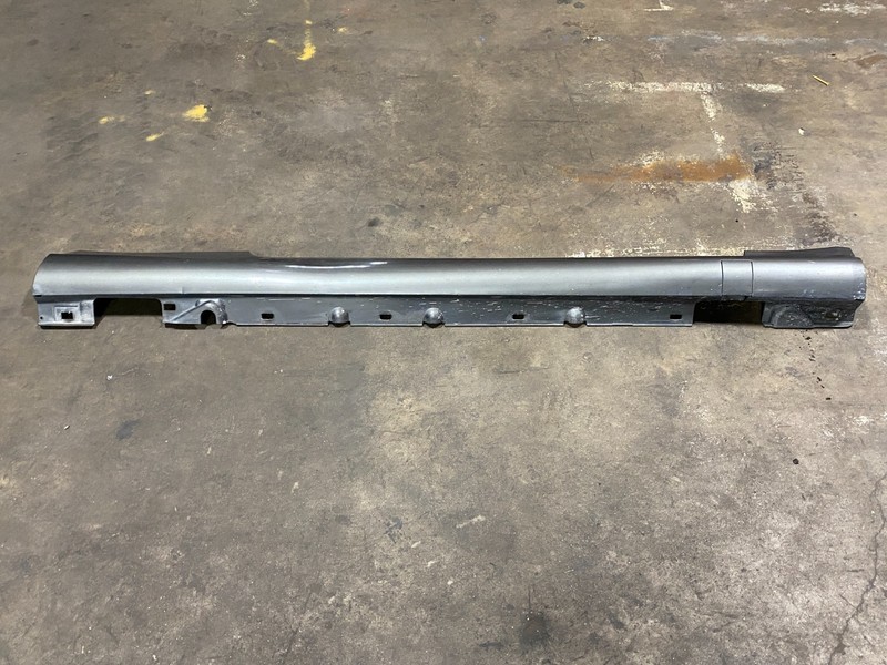 10-16 MERCEDES E550 E350 CONVERTIBLE RIGHT SIDE SKIRT ROCKER W207 OEM #A0.36