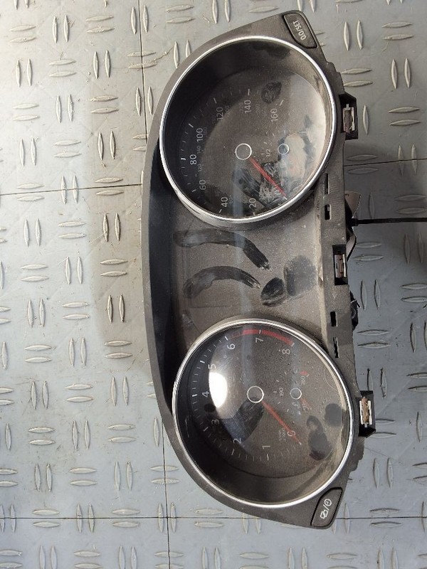 Speedometer Cluster MPH ID 561920971B Fits 17-19 PASSAT 3507728