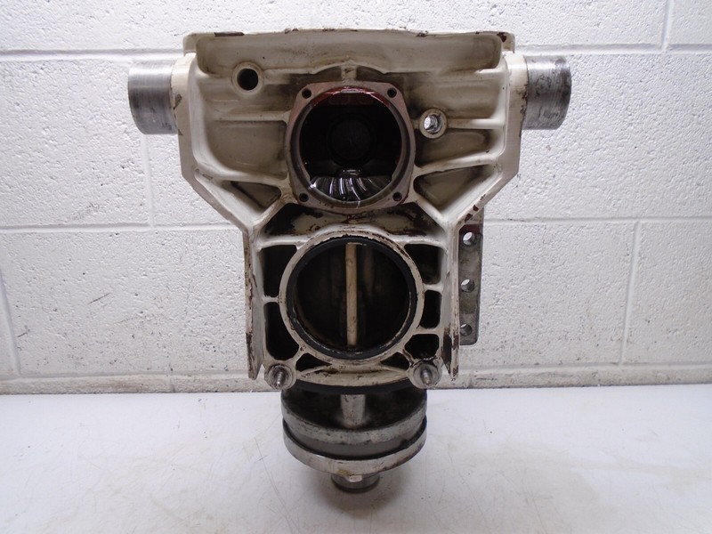 CG4 OMC EVINRUDE JOHNSON Sterndrive Motor Upper Gearcase Housing 382340 0382340