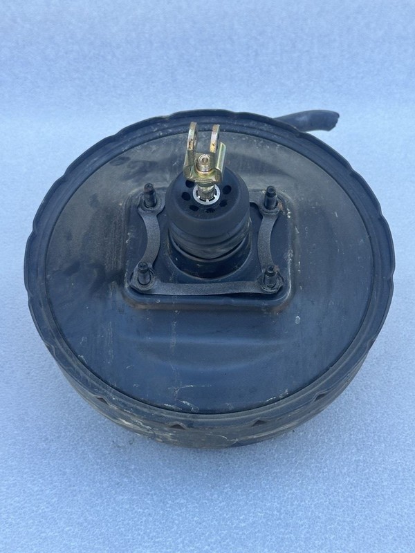 1999 2000 2001 MITSUBISHI MONTERO SPORT POWER BRAKE BOOSTER NON-ABS MR449656