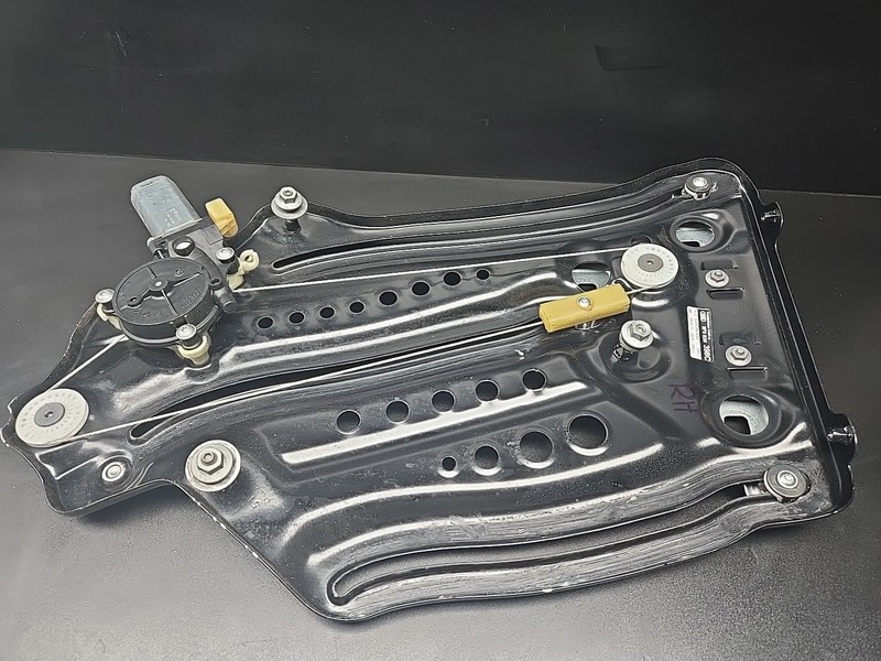 10-17 AUDI 8T A5 S5 RS5 CONVERTIBLE REAR PASSENGER WINDOW REGULATOR QUARTER