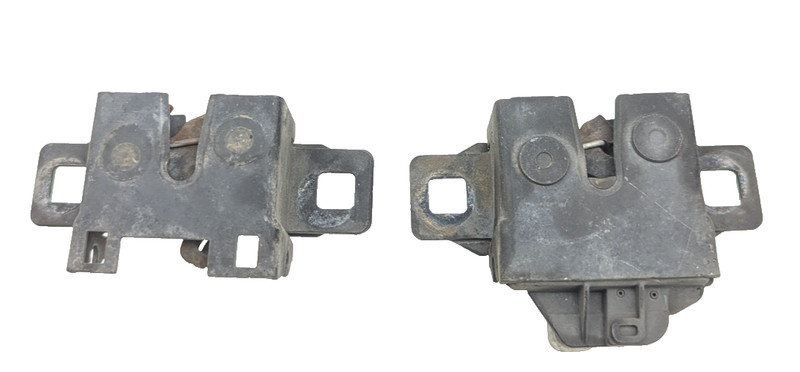2005-2007 Land Rover LR3 Hood Latches Pair OEM