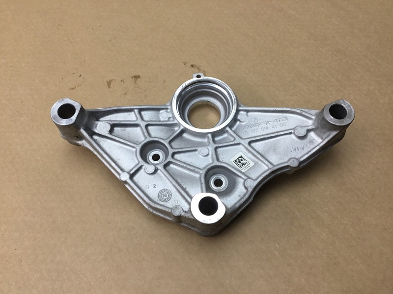 Mercedes GT 63 S AMG X290 2019 4.0L Upper Oil Pan Support Bracket Mount 18-21 :A