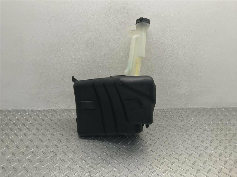96-99 GMC SUBURBAN WINDSHIELD WASHER RESERVOIR W/O REAR WASHER OEM 22143999