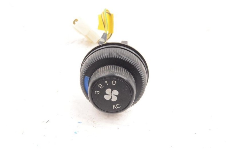 1983-1984 PORSCHE 944 2.5L HEAT AND AC CONTROL SWITCH 477959530