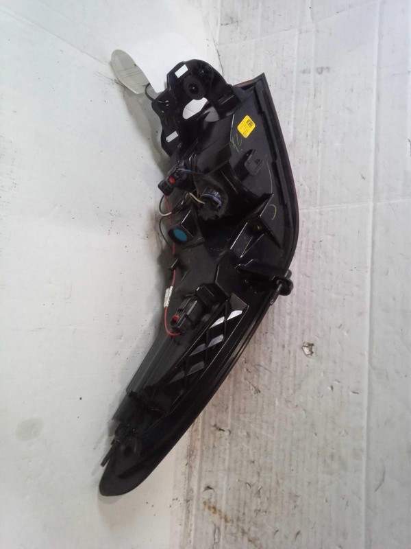 2021 Chevrolet Blazer Right Tail Light Assembly Red OEM 706750 21K Miles