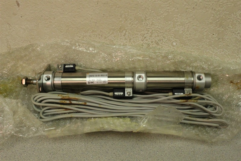 SMC CDM2F32-50+60-B53L3-XC 11 with 3 SMC D-B53s * water damage* *FREE SHIPPING*