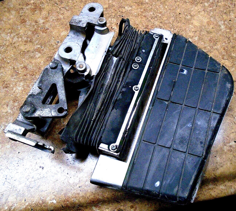 1998 Honda Goldwing GL1500 GL 1500 SE Right Side Peg Stem Footrest Foot Rest 98