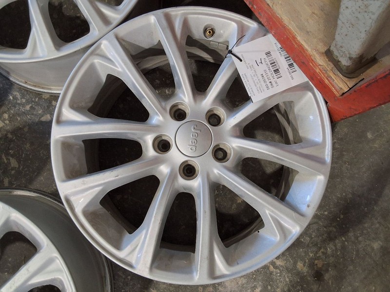 2020-2022 Jeep Cherokee Wheel Rim 17x7 Aluminum 10 Spoke Painted Silver Opt WFM