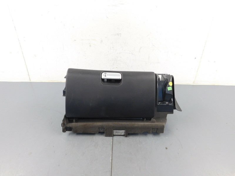 2012 09 - 12 Porsche 911 Carrera 4 GTS Glove Box #4567 Q4