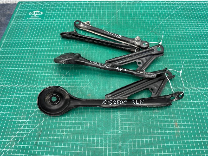 10-15 Lexus IS250 IS350 REAR CROSSMEMBER STOPPER BRACKET W/ BRACES SET OEM