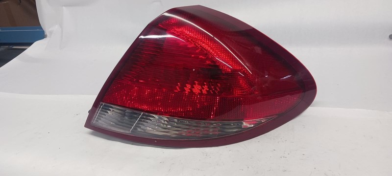 04-'07 FORD TAURUS Right passenger Taillight quarter mounted OEM