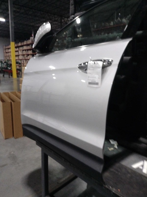 2014 Hyundai Santa Fe Left Door Silver Used OEM Part 435331, Scratch